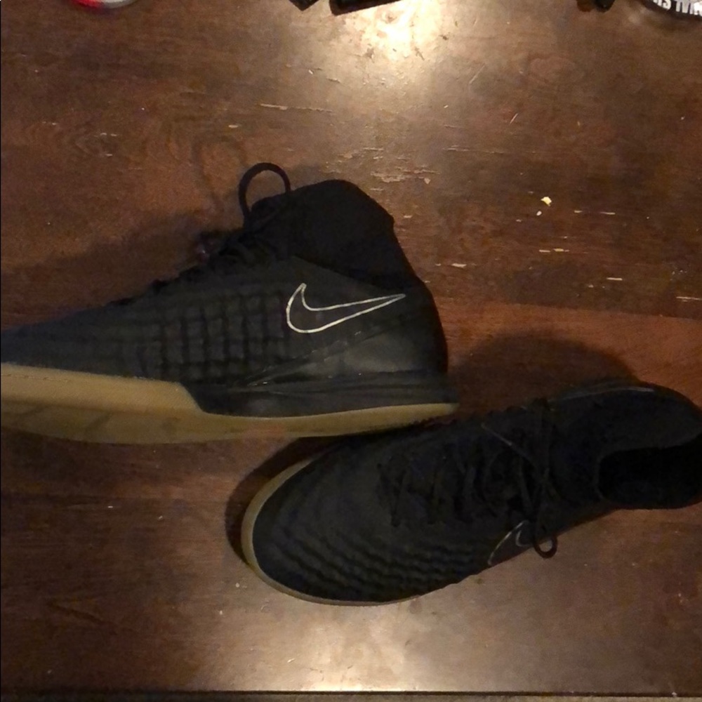 Nike Magista X Proximo II IC : Black/Gum Men’s 10